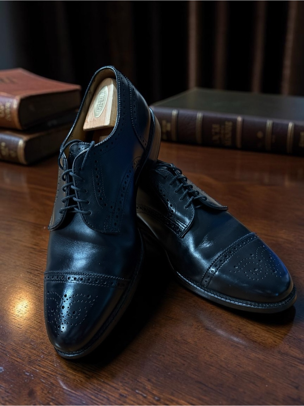 Allen Edmonds Sanford Black Cap Toe Brogue Derby 10.5E 5707 Made in USA Excellen